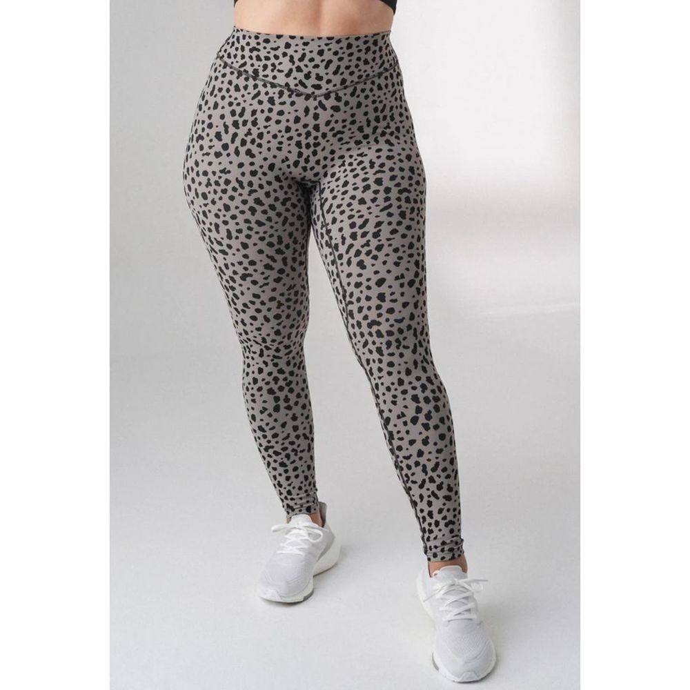 Balance Athletica (Vitality) The Ascend Pant Snow Leopard Midnight Size Small